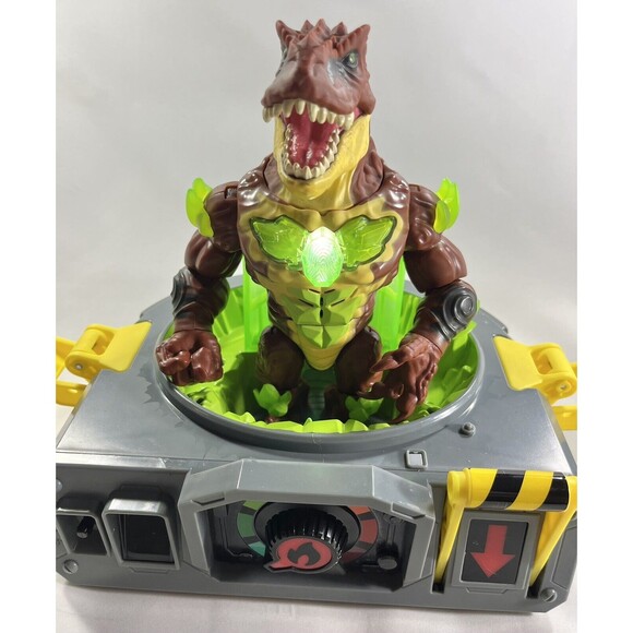 Beast Lab Dino Beast Creator Lab and Figure Lights and Sound Tested - Picture 3 of 16